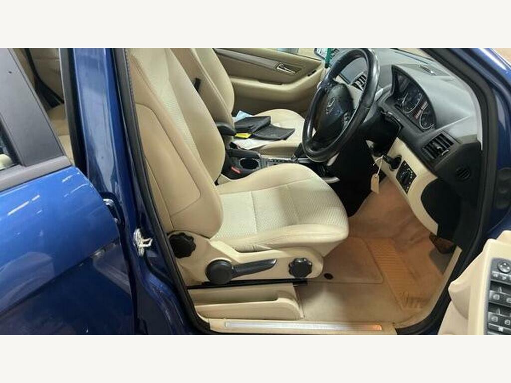 Mercedes-Benz A Class Hatchback 2.0 A160 Cdi Elegance Se 200909 Black #11