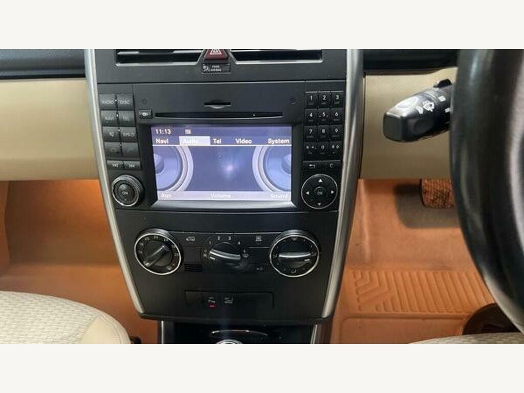 Mercedes-Benz A Class Hatchback 2.0 A160 Cdi Elegance Se 200909 Black #13