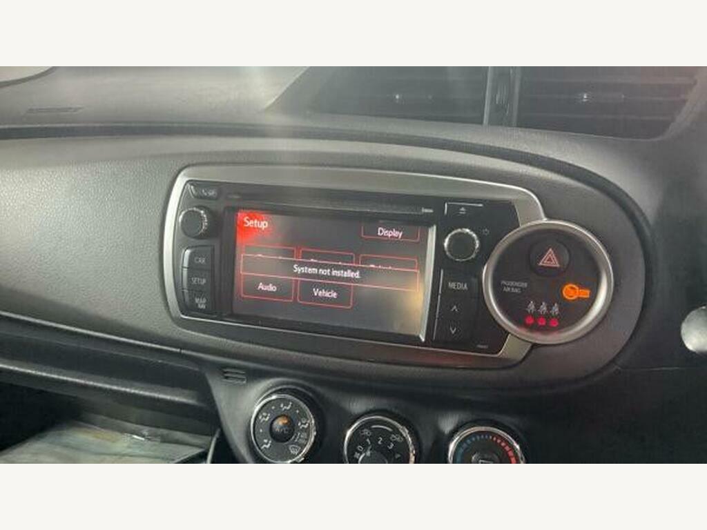 Toyota Yaris Hatchback Red #13