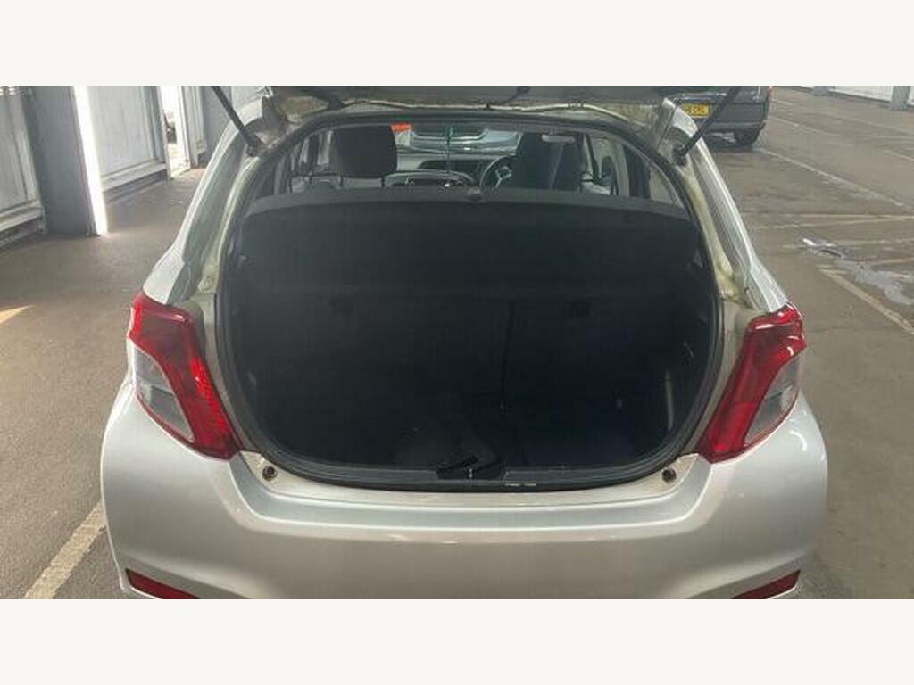 Toyota Yaris Hatchback Red #9