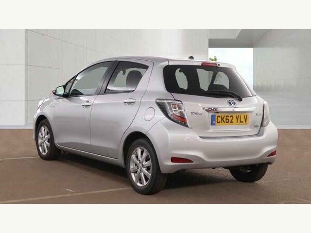 Toyota Yaris 1.5 Vvt-h T4 Cvt Euro 5 Silver #3