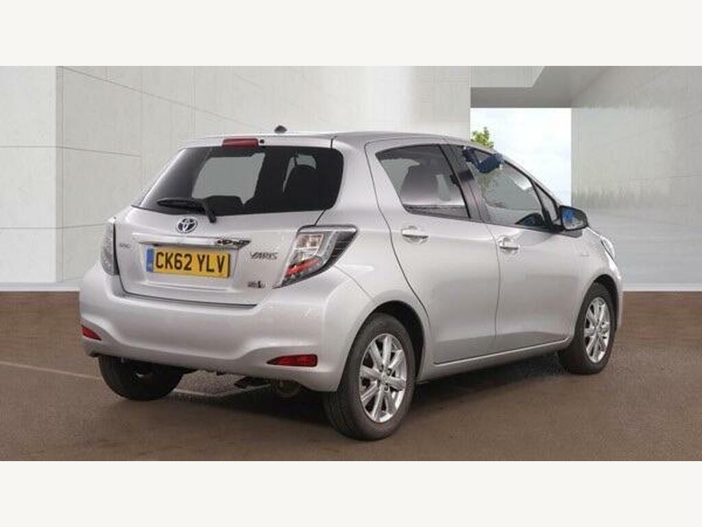 Toyota Yaris 1.5 Vvt-h T4 Cvt Euro 5 Silver #4