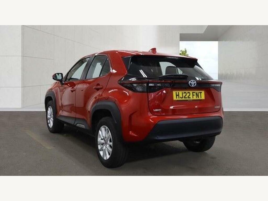 Toyota Yaris Cross 1.5 Vvt-h Icon E-cvt Euro 6 S S HJ22FNT Red #3