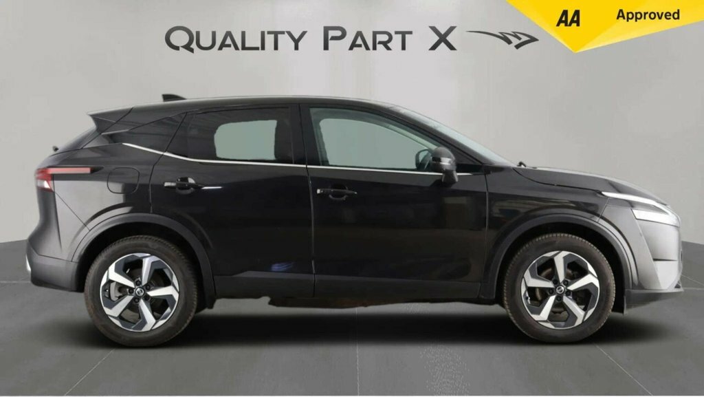 Nissan Qashqai Suv YHZ8740 Black #4