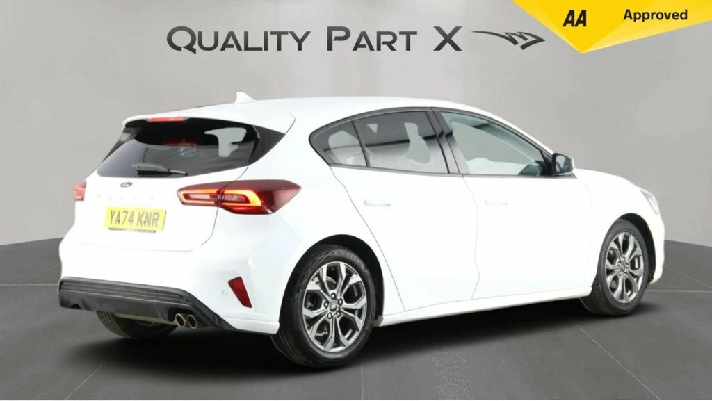 Ford Focus Hatchback YA74KNR White #5