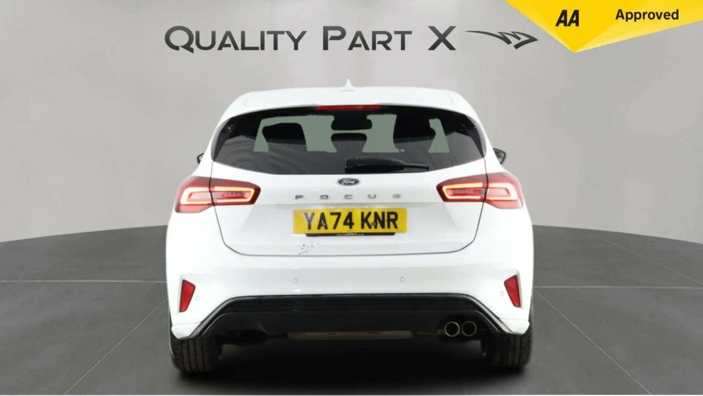 Ford Focus Hatchback YA74KNR White #6
