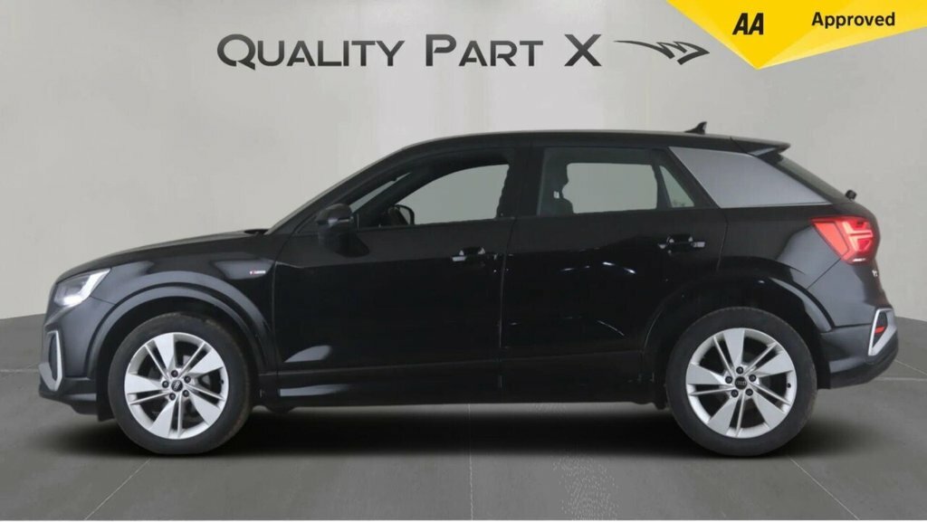 Audi Q2 Suv CF23UXC Black #4