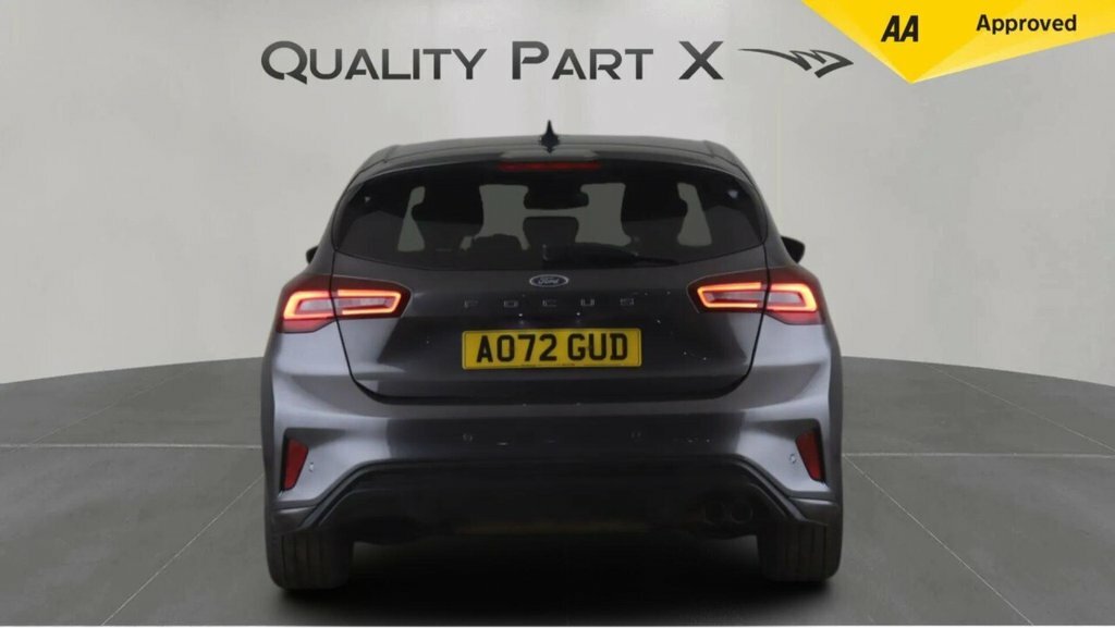 Ford Focus Hatchback AO72GUD Grey #5