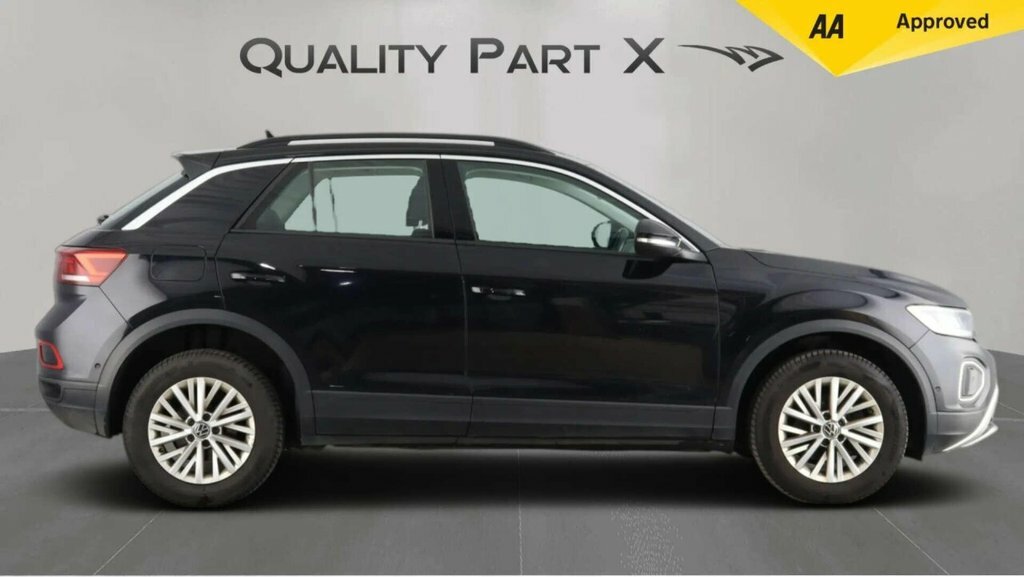 Volkswagen T-Roc Suv AVZ5761 Black #4