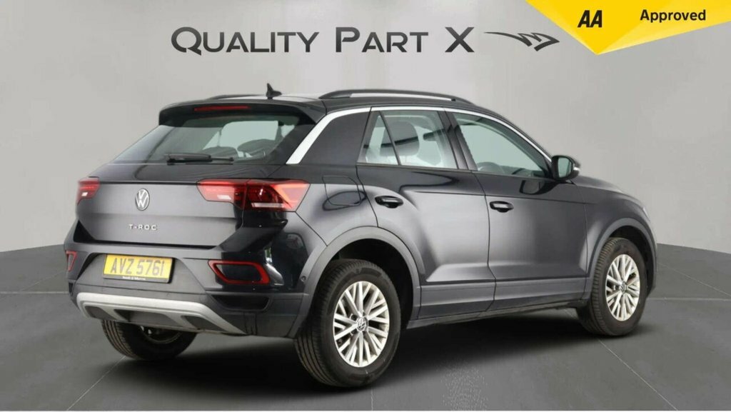 Volkswagen T-Roc Suv AVZ5761 Black #5