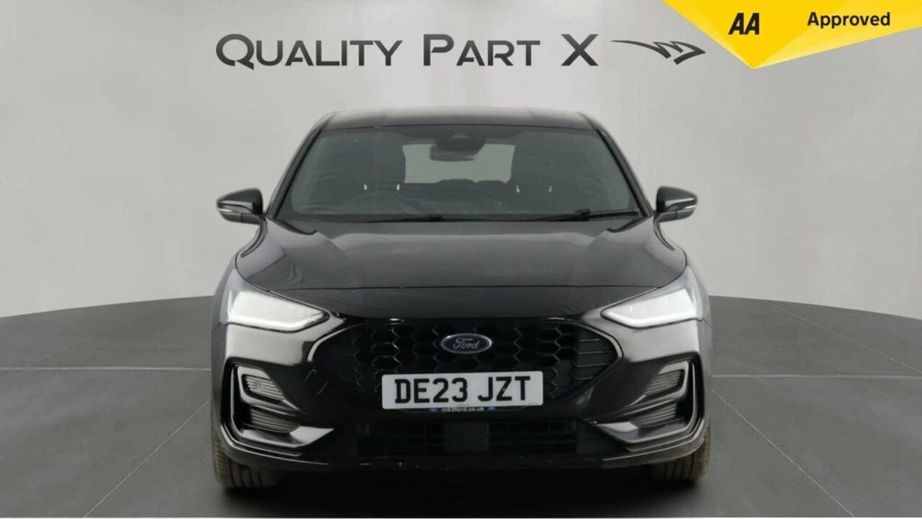 Ford Focus Hatchback DE23JZT Black #2