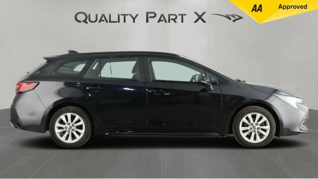 Toyota Corolla Estate PY23FJJ Black #4