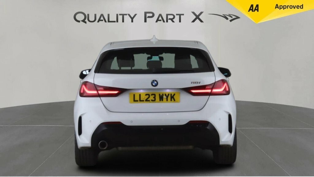 BMW 1 Series Hatchback LL23WYK White #5