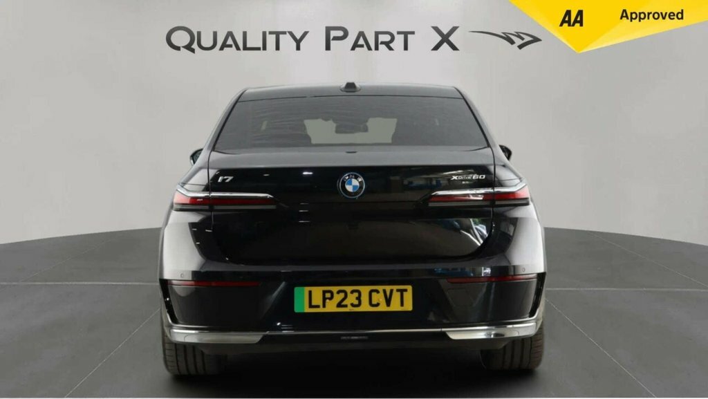BMW i7 Saloon Black #6