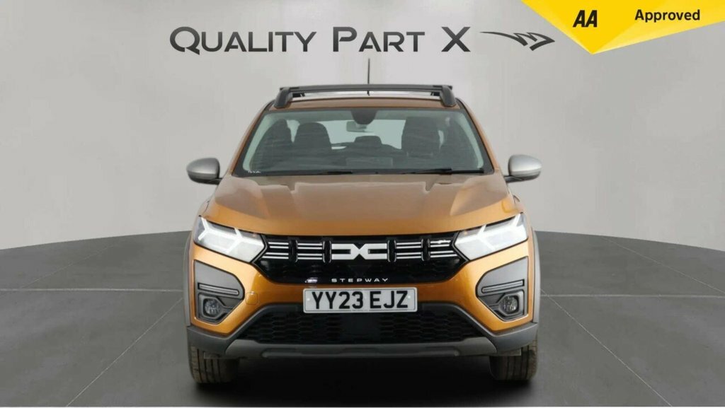 Dacia Sandero Stepway Hatchback Orange #2