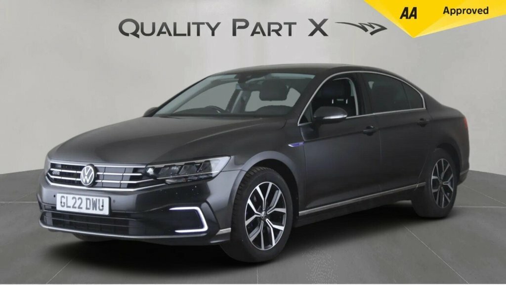 Volkswagen Passat Saloon Grey #3