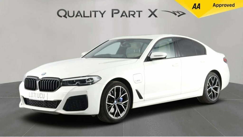 BMW 5 Series Saloon LO71UCU White #2