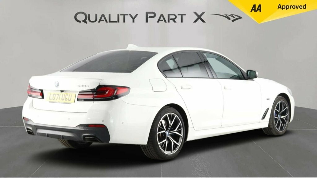 BMW 5 Series Saloon LO71UCU White #4
