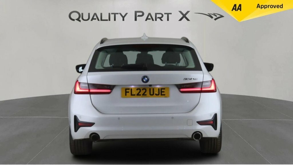 BMW 3 Series Estate FL22UJE White #4