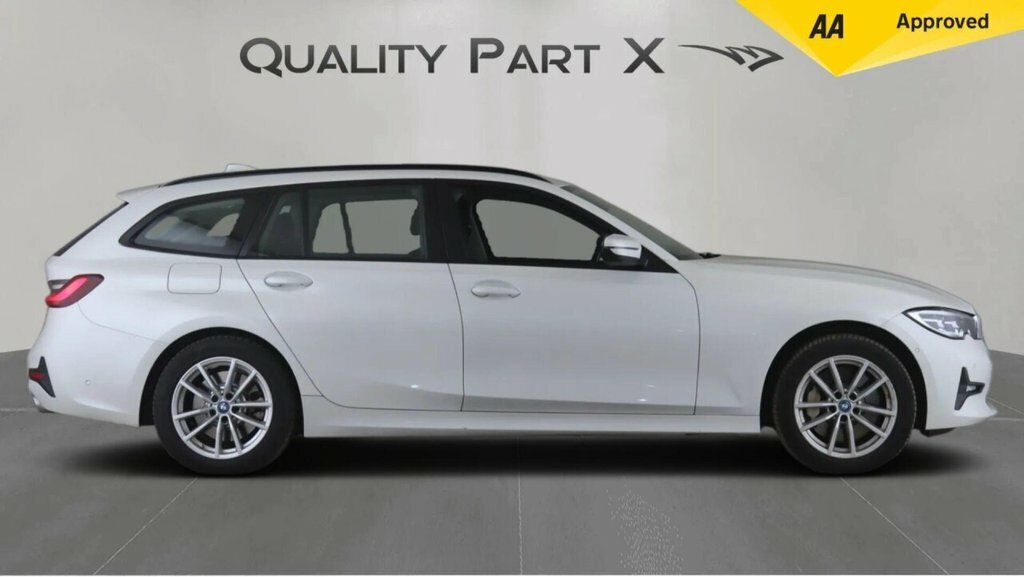 BMW 3 Series Estate FL22UJE White #6