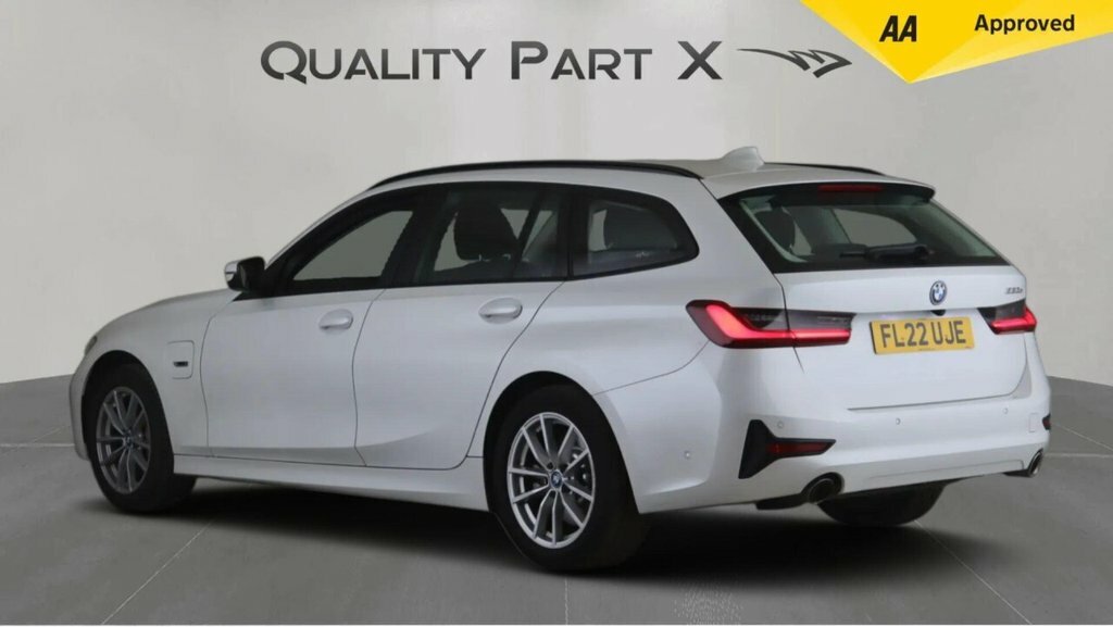 BMW 3 Series Estate FL22UJE White #3