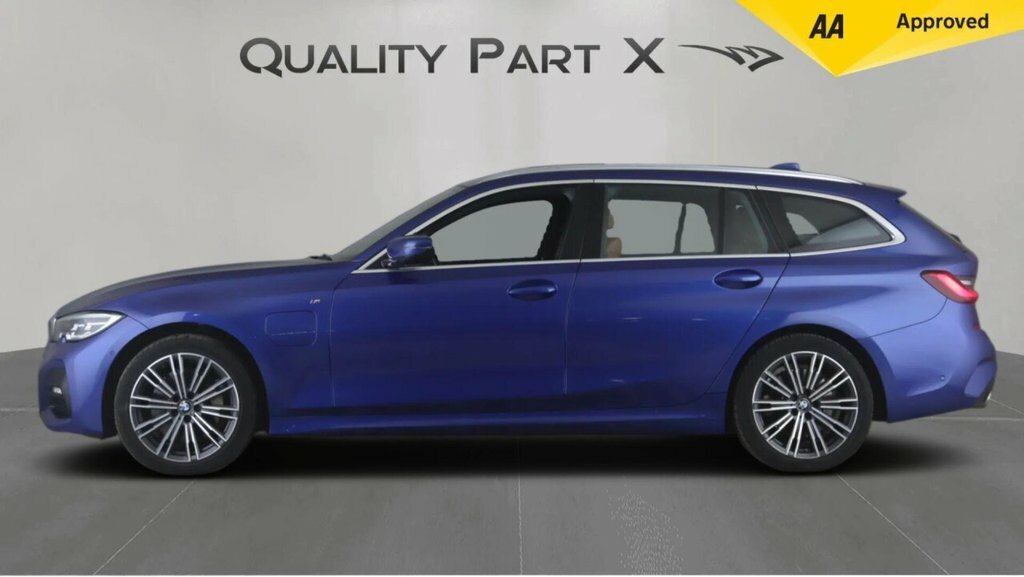 BMW 3 Series Estate AJ21RZW Blue #4