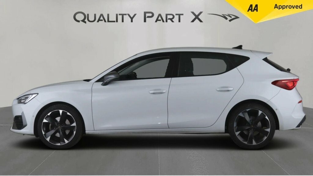 Cupra Leon Hatchback White #4