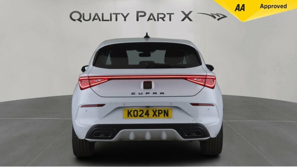 Cupra Leon Hatchback White #6