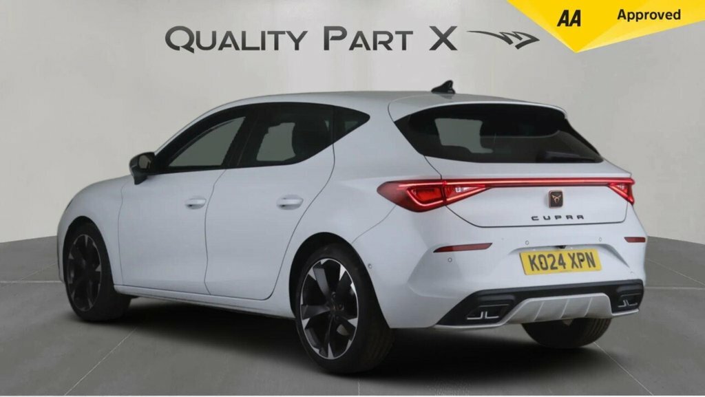 Cupra Leon Hatchback White #5