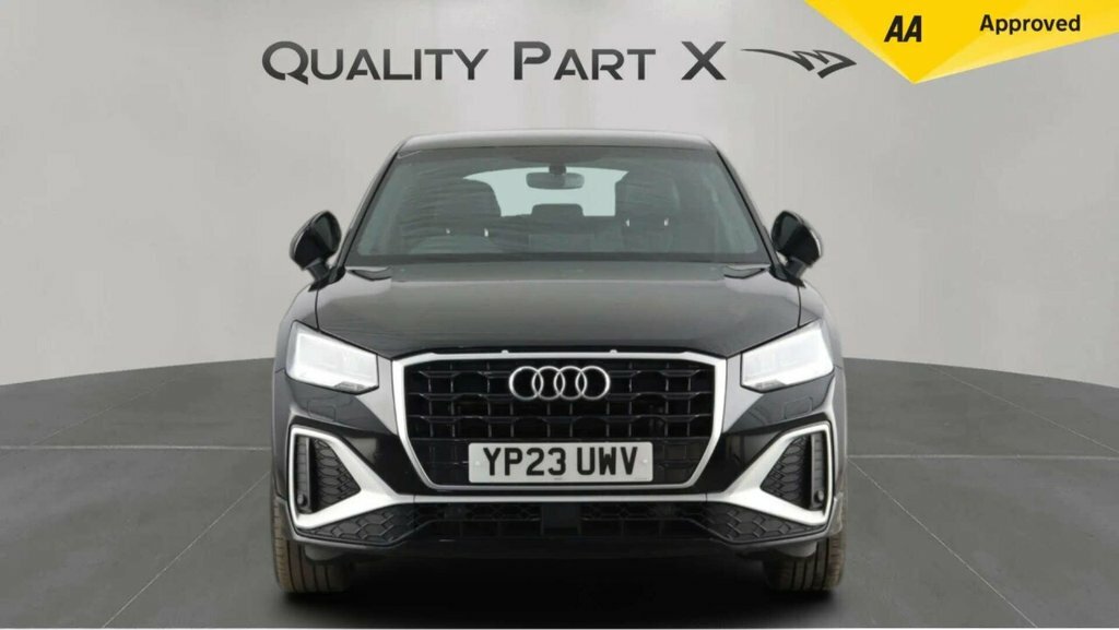 Audi Q2 Suv YP23UWV Black #2