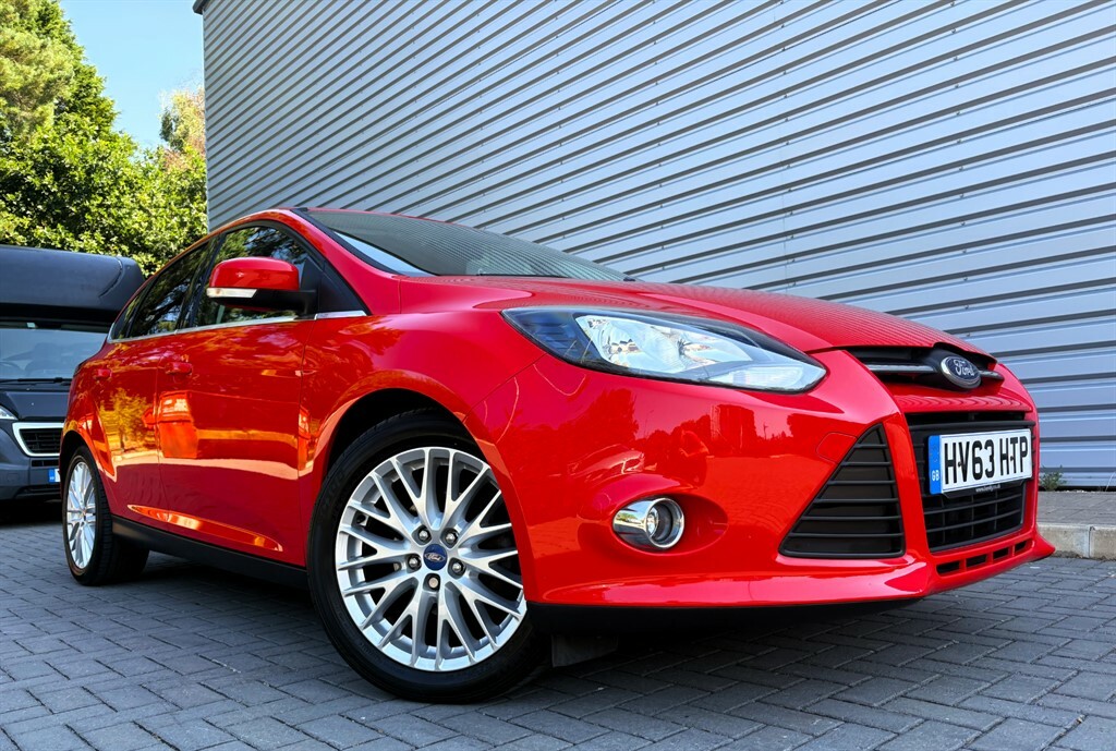 Ford Focus Hatchback Red #2
