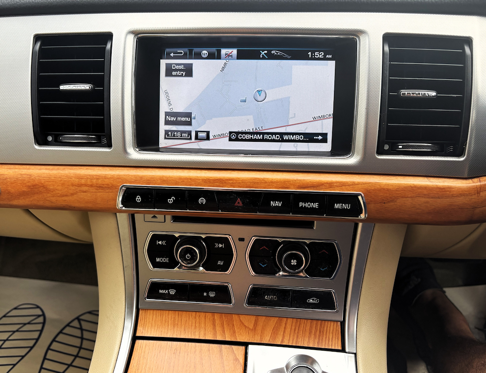 Jaguar XF D Sport White #12