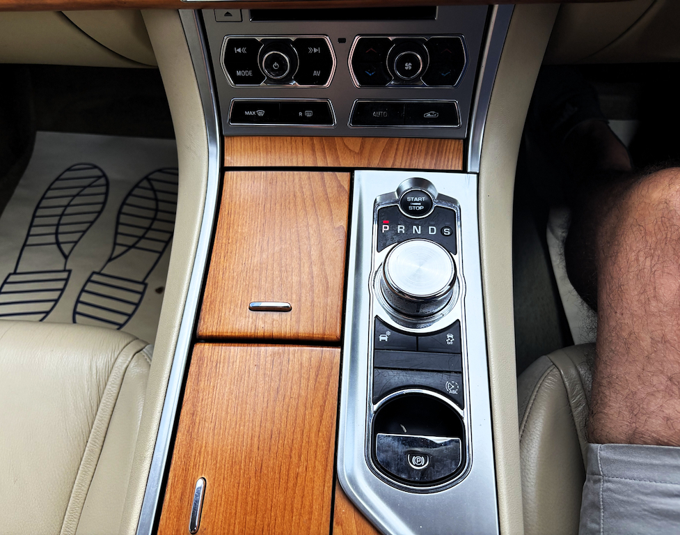 Jaguar XF D Sport White #14