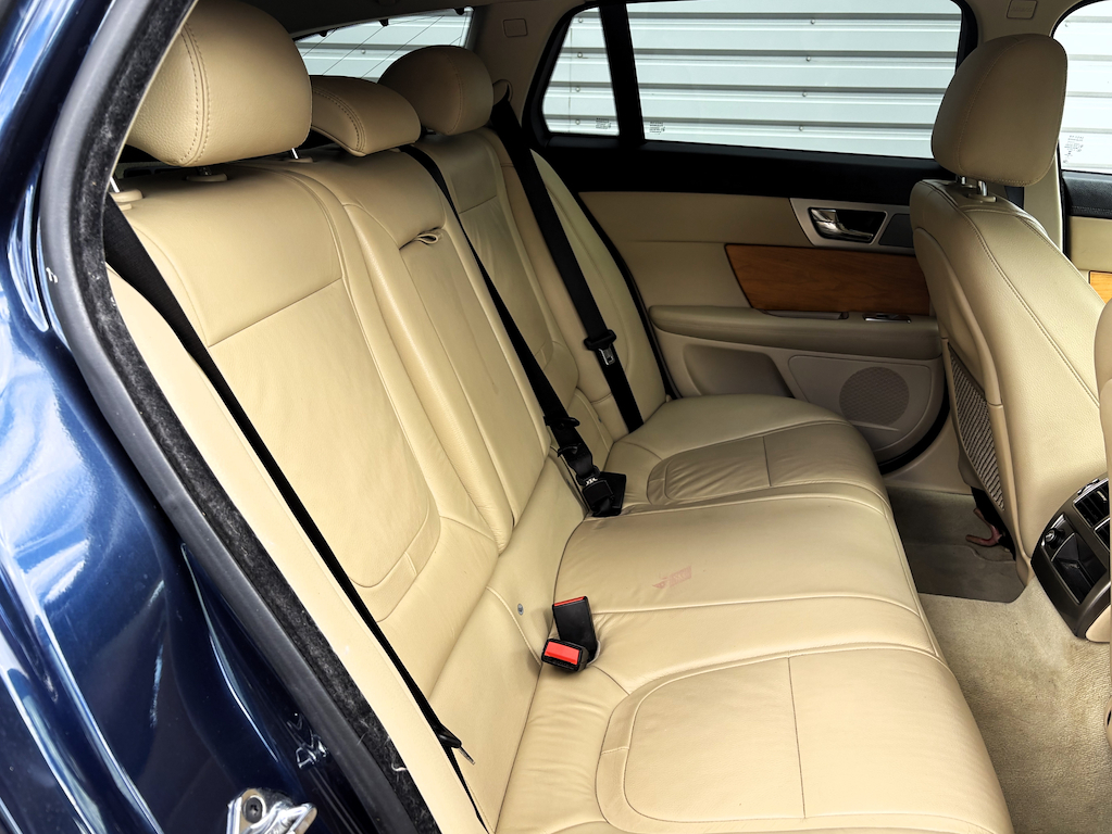 Jaguar XF D Sport White #11