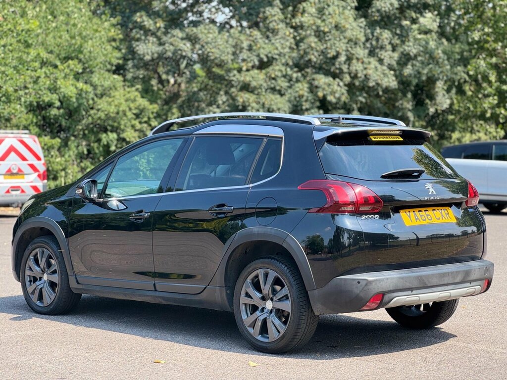 Peugeot 2008 1.2 Puretech Allure Eat Euro 6 Ss Black #4