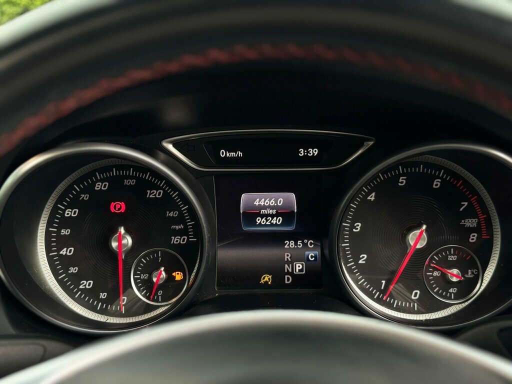 Mercedes-Benz CLA Class Cla 200D Amg Line Tip Red #43