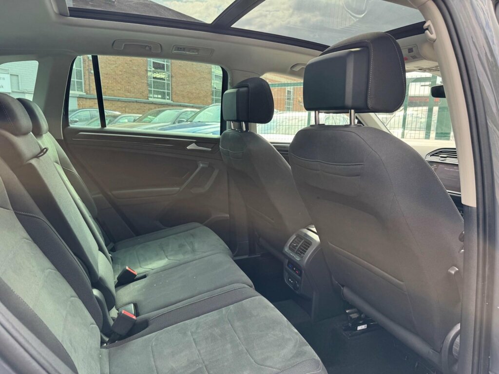Volkswagen Tiguan R-line Tech Black #24