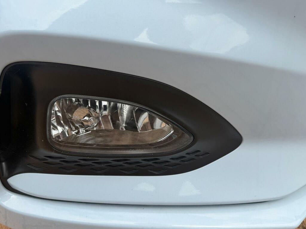 Hyundai I20 Premium Nav Red #31