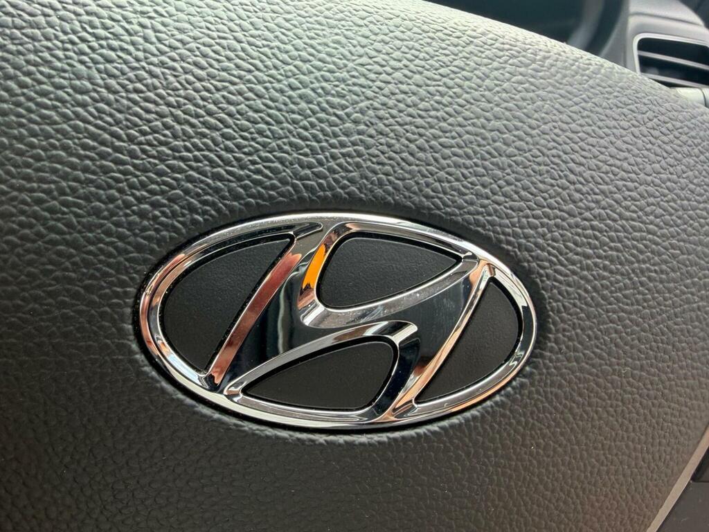Hyundai I20 Premium Nav Red #10