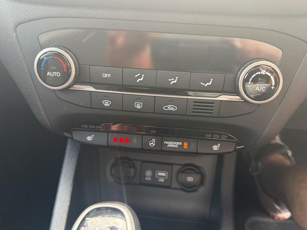 Hyundai I20 Premium Nav Red #7