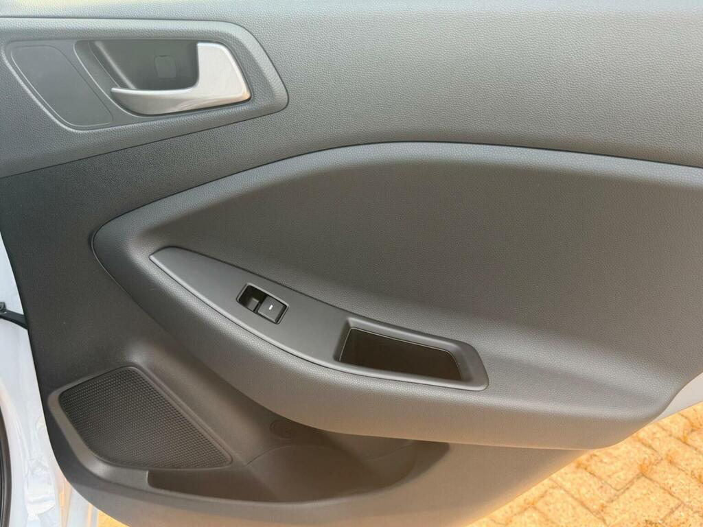 Hyundai I20 Premium Nav Red #16