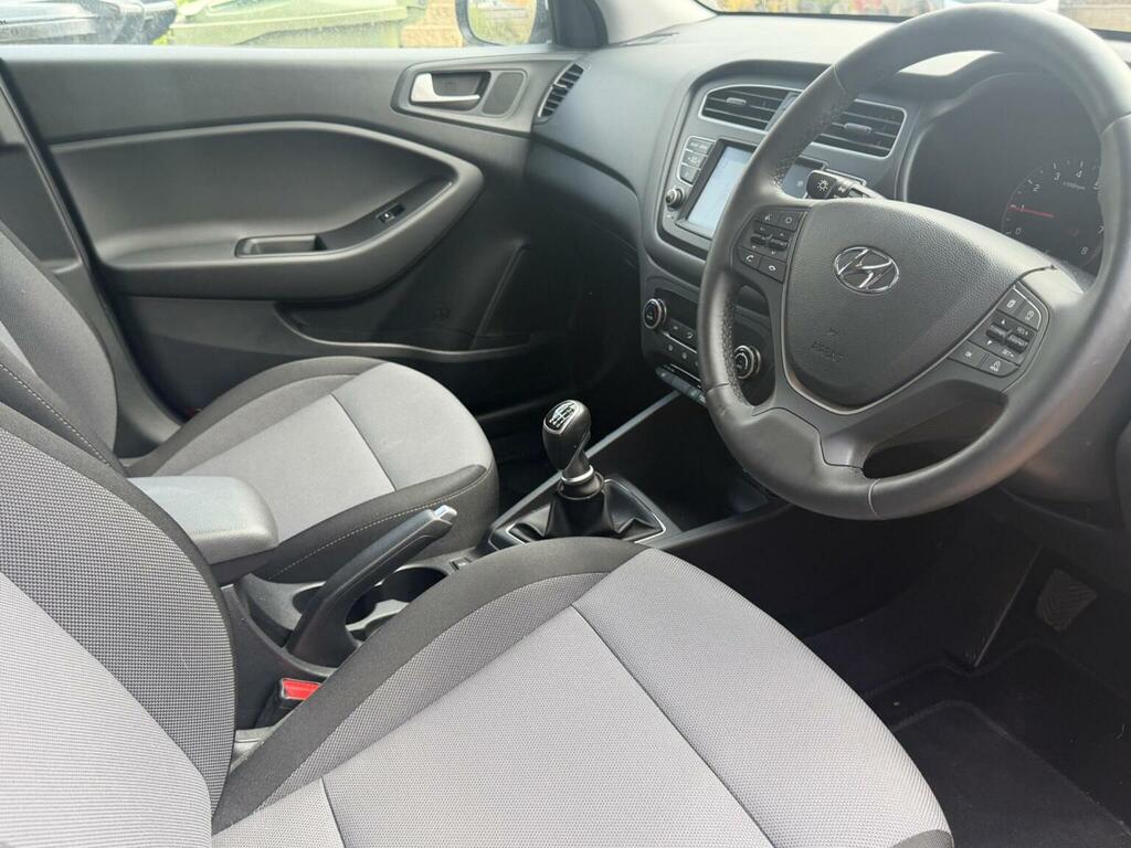 Hyundai I20 Premium Nav Red #15