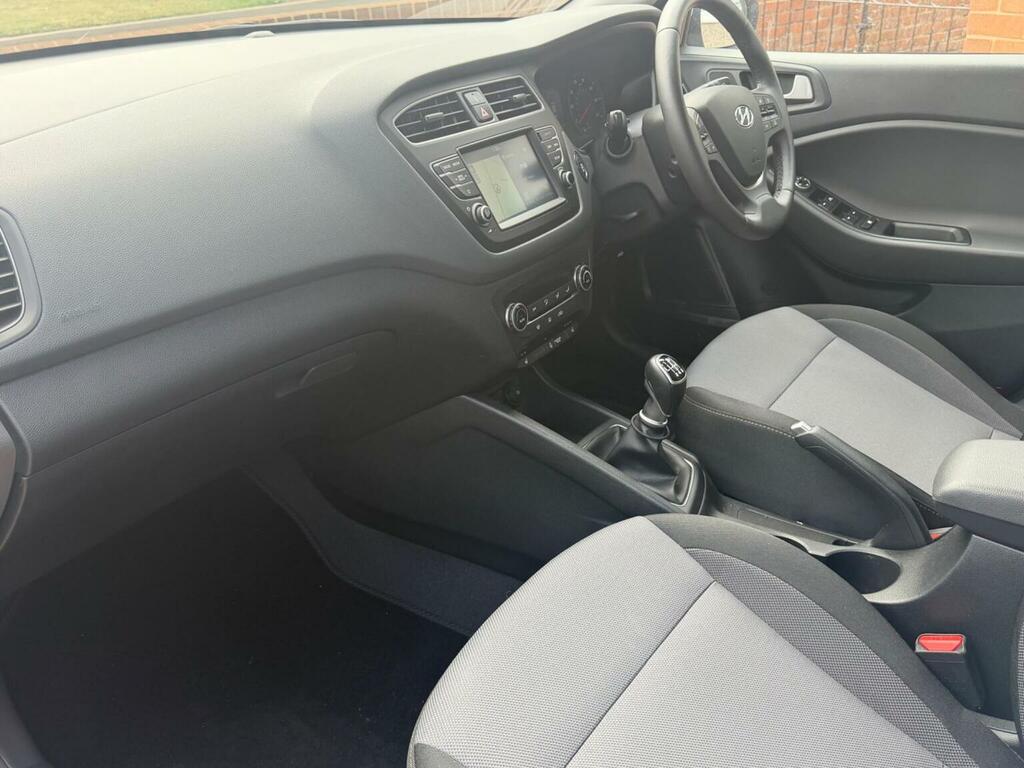 Hyundai I20 Premium Nav Red #23