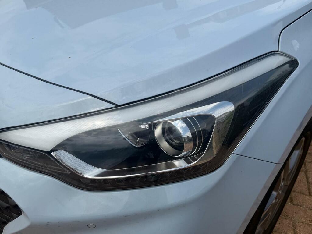 Hyundai I20 Premium Nav Red #28