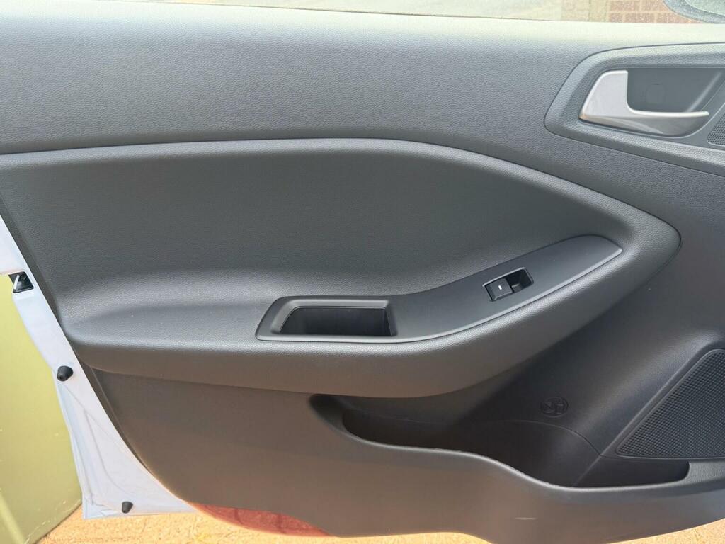 Hyundai I20 Premium Nav Red #24