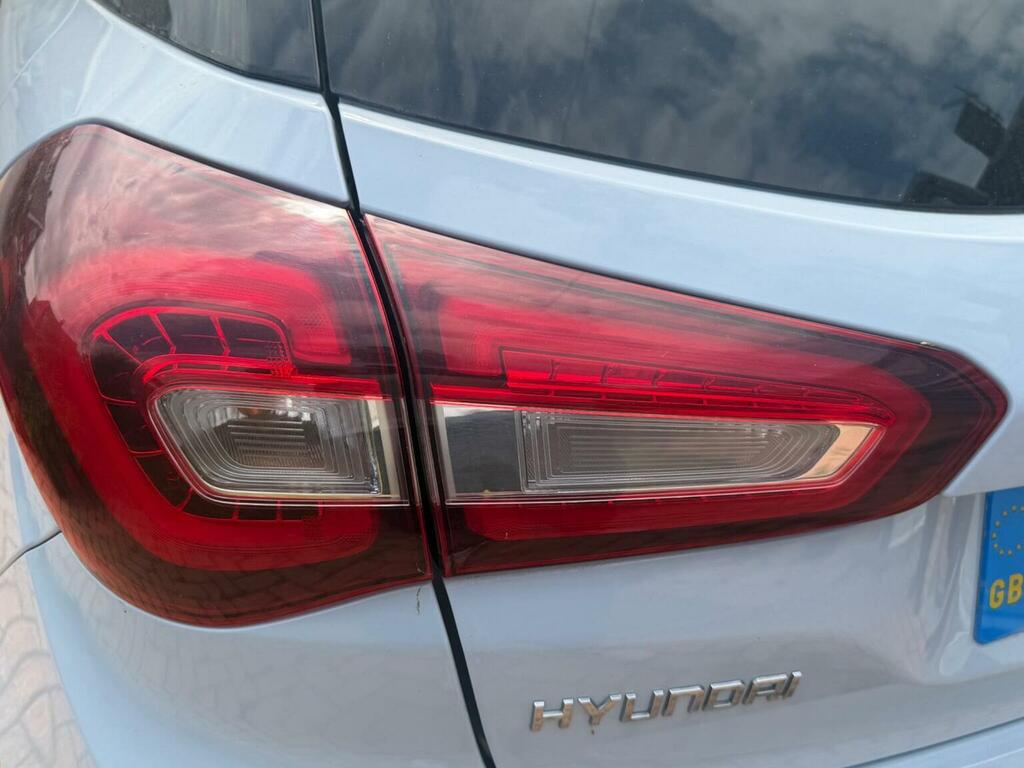 Hyundai I20 Premium Nav Red #19