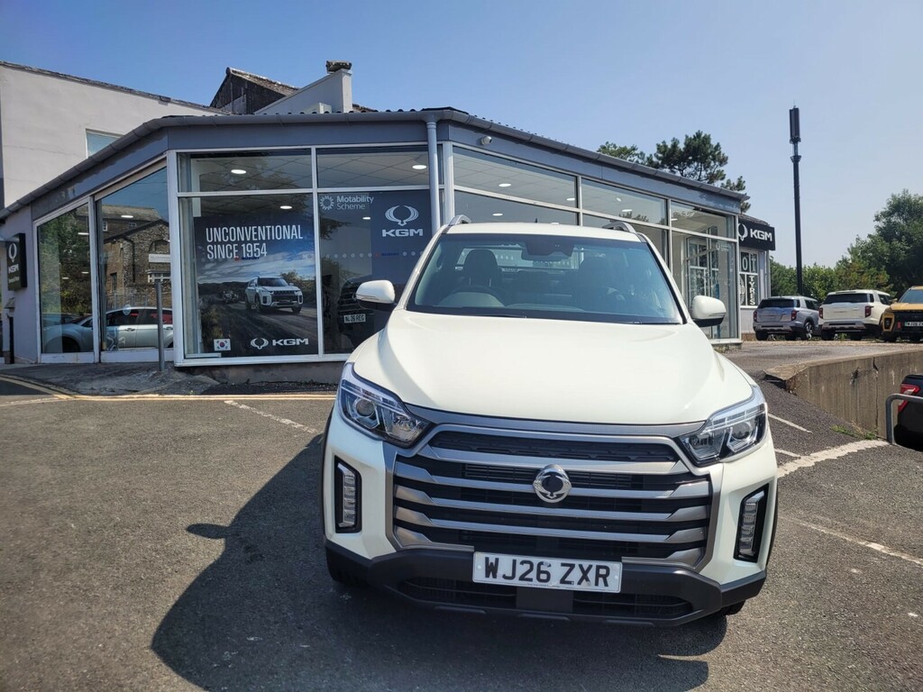 SsangYong Musso 2.2 Double Cab Pick Up Rebel White #2