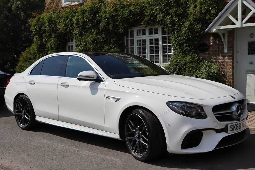 Mercedes-Benz E Class S 4.0 V8 Premium 4Matic SK68YZZ White