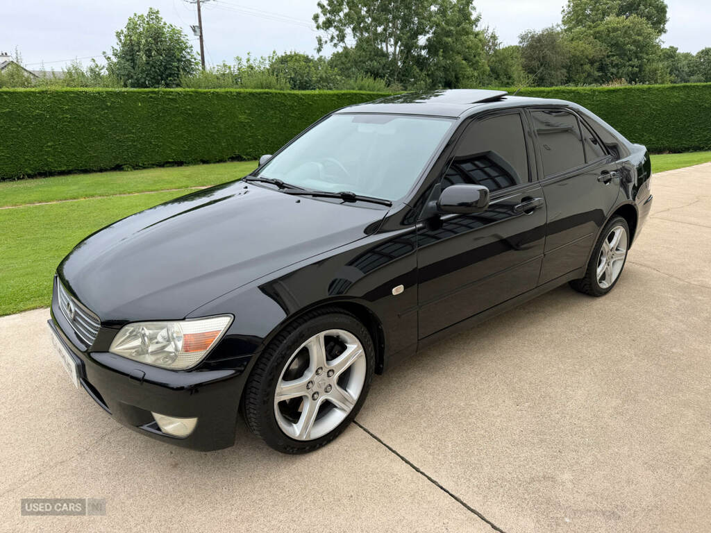 Lexus IS 200 2.0 Se Y771JAR Black #2