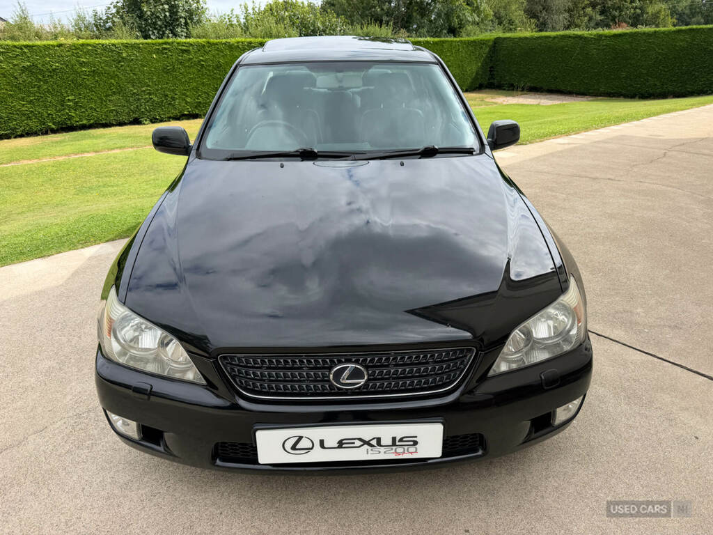 Lexus IS 200 2.0 Se Black #6